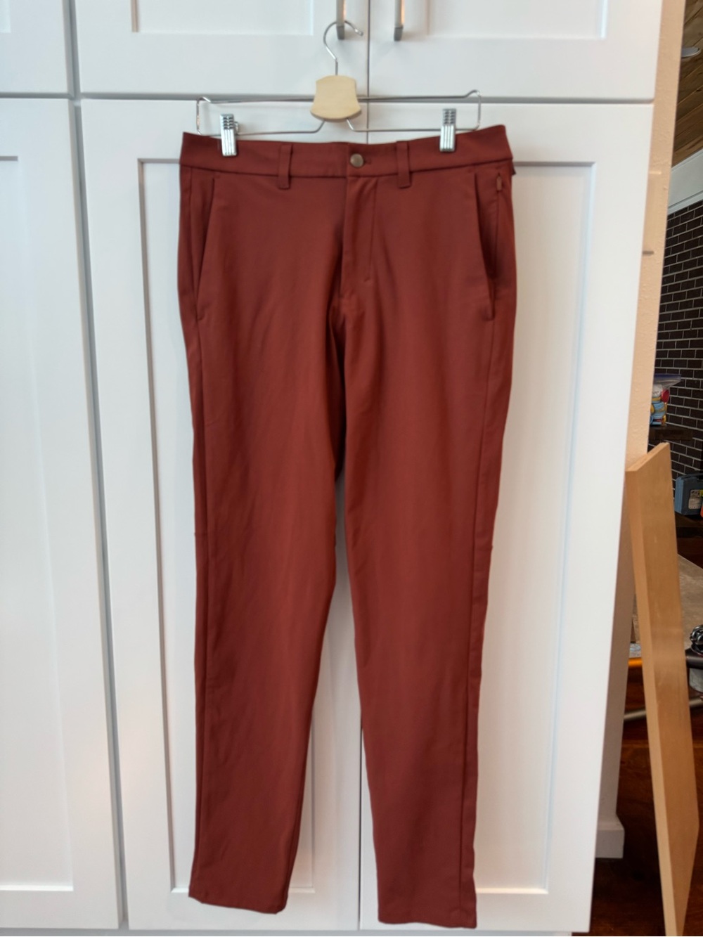 Lululemon Men's Commission Pant Classic -Dark Terra Cotta/Rust. Size 32 - Picture 6 of 14